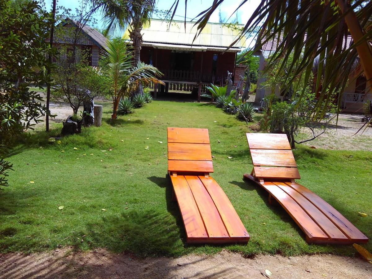 Asari Timo Cottage Karimunjawa Luaran gambar